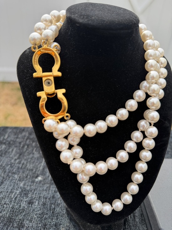 Salvatore Ferragamo Classic Three-Strand Faux Pearl Necklace with Gold Accent - Picture 4 of 4